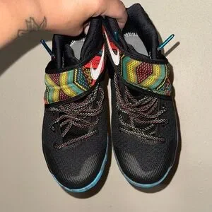 Nike | Shoes | Gradeschool Nike Kyrie 2 Bhm Missing Insoles 